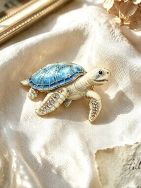 Beautiful Turtle Brooch NEW